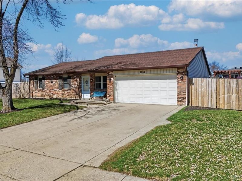 1031 Meadowrun Road, Englewood, OH 45322 Photo 2