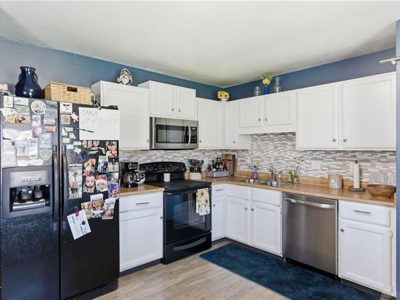 1031 Meadowrun Road, Englewood, OH 45322 Photo 9