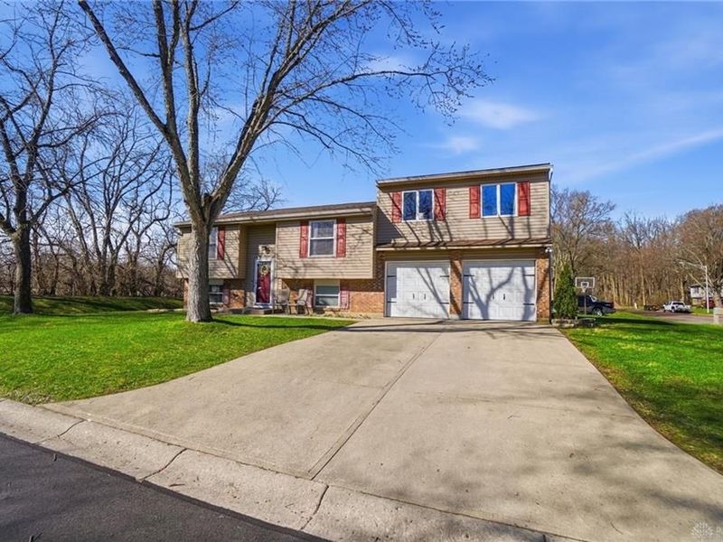 100 Fitchburg Farm Drive, Union, OH 45322 Photo 4