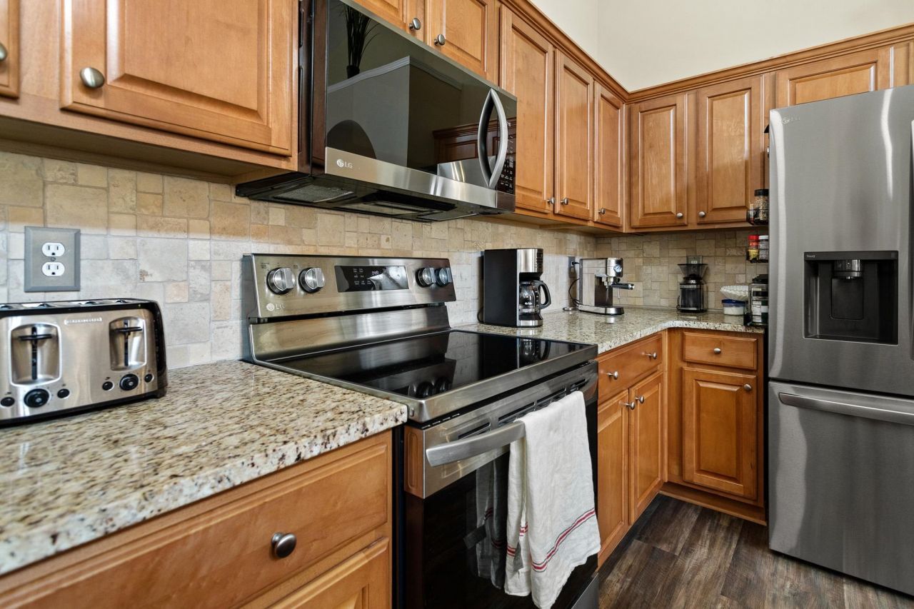 104 Knightbury Ct. Photo 10