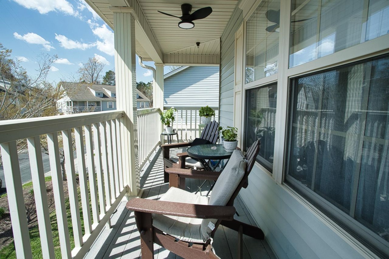 104 Knightbury Ct. Photo 12