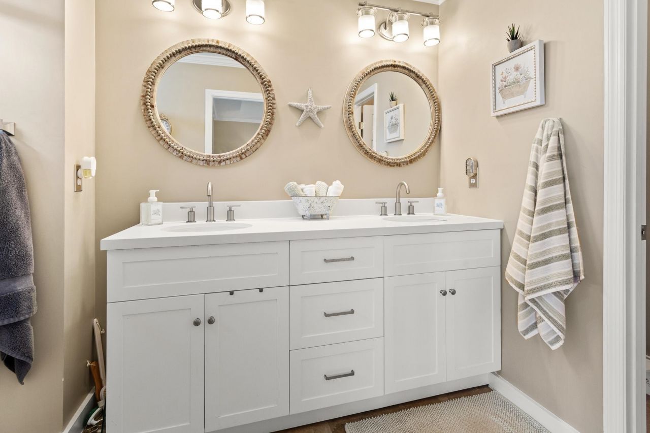 104 Knightbury Ct. Photo 17