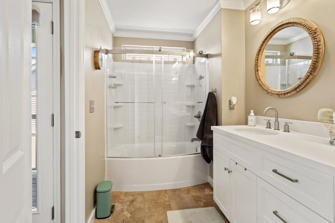 104 Knightbury Ct. Photo 18