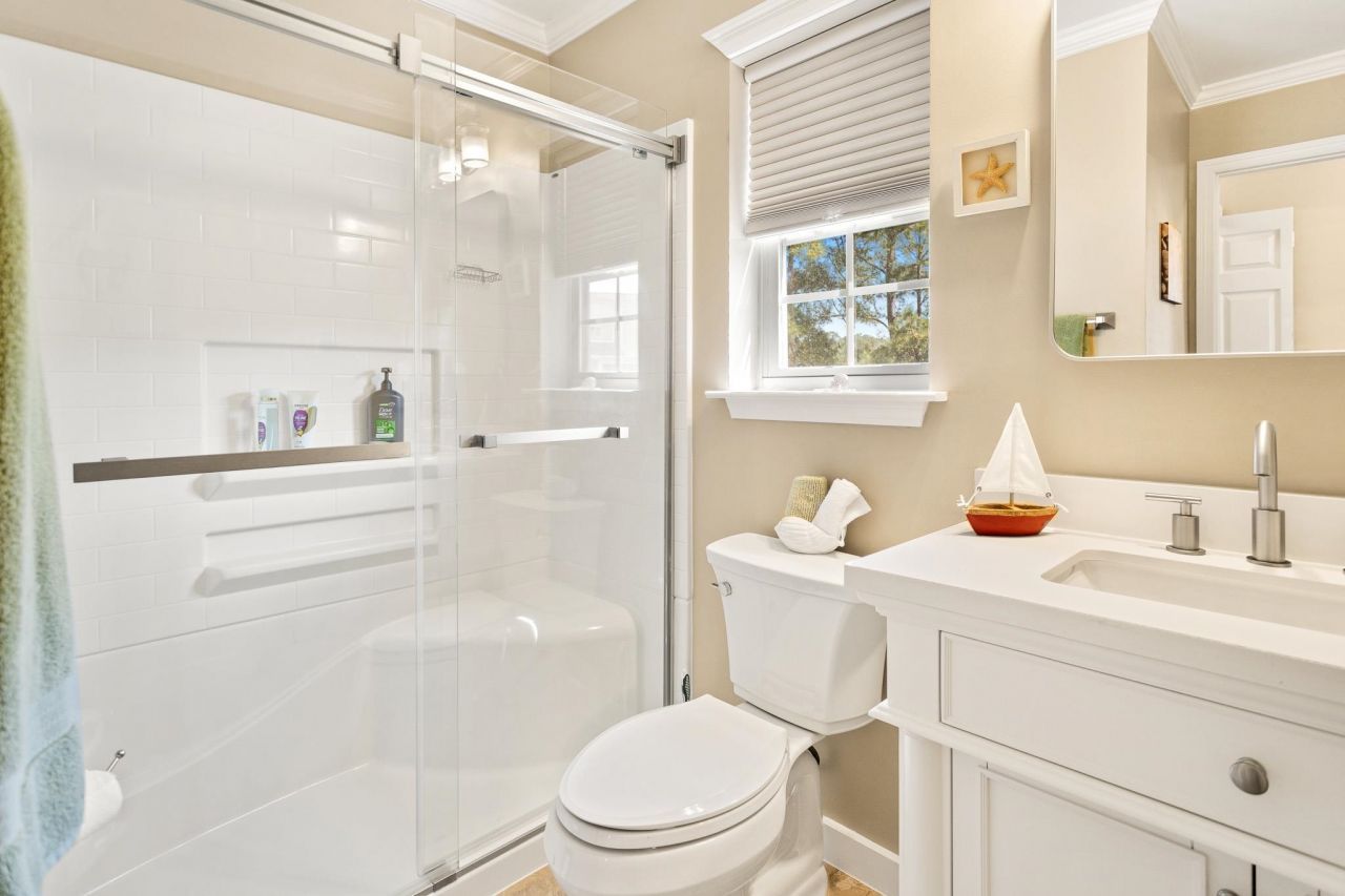 104 Knightbury Ct. Photo 23