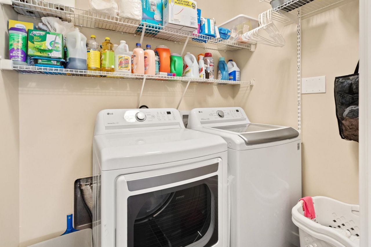 104 Knightbury Ct. Photo 24