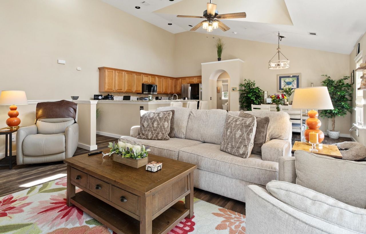 104 Knightbury Ct. Photo 6