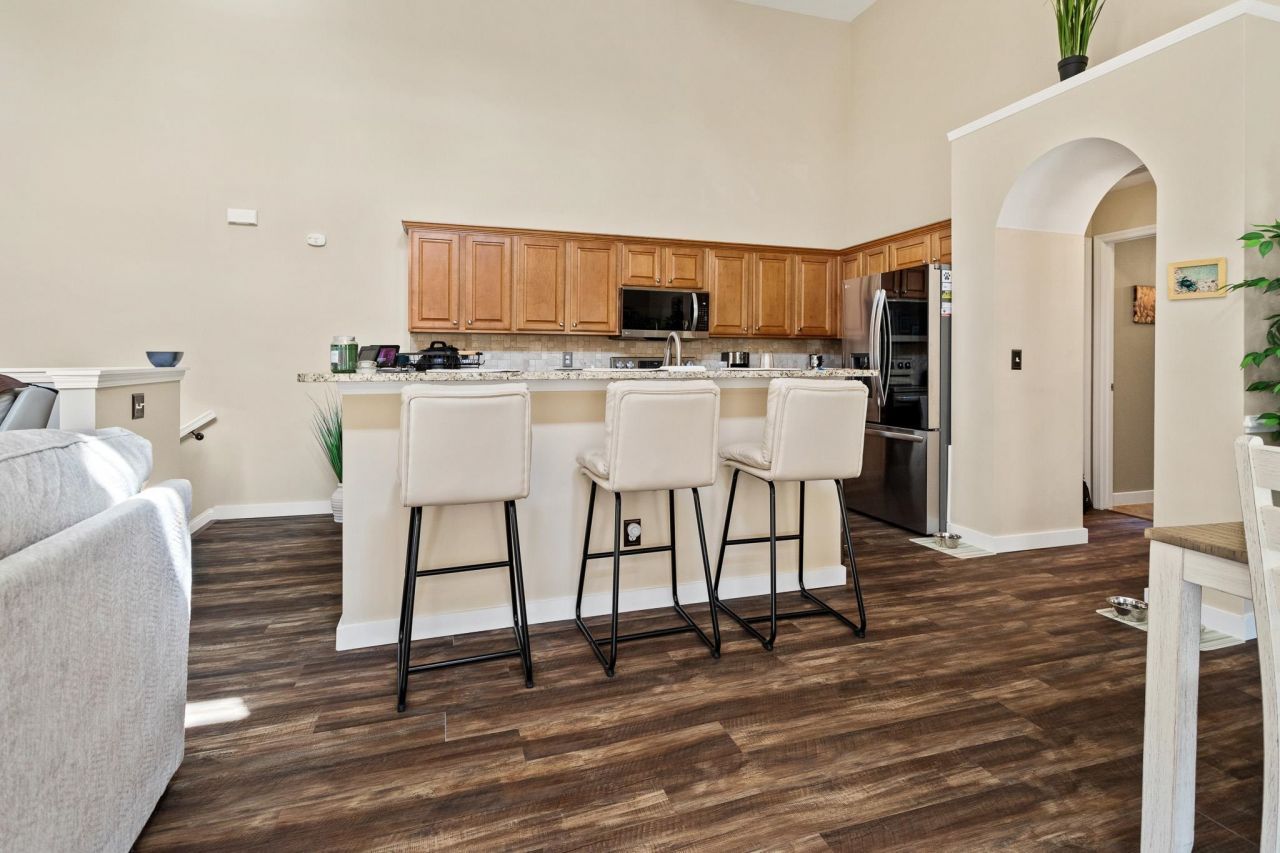 104 Knightbury Ct. Photo 7