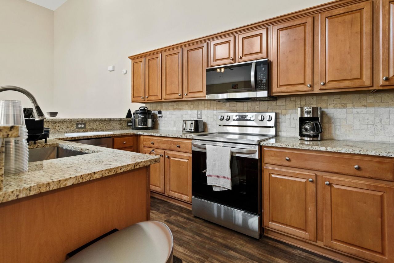 104 Knightbury Ct. Photo 9