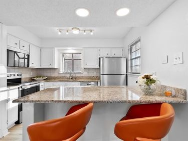 15221 Berry Trail, Unit 807, Dallas, TX 75248