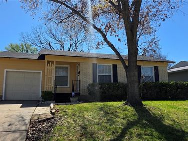 2137 San Jose Drive, Fort Worth, TX 76112