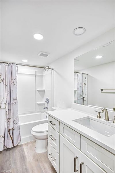 1740 Pine Valley Dr, Unit 213, Fort Myers, FL 33907 Photo