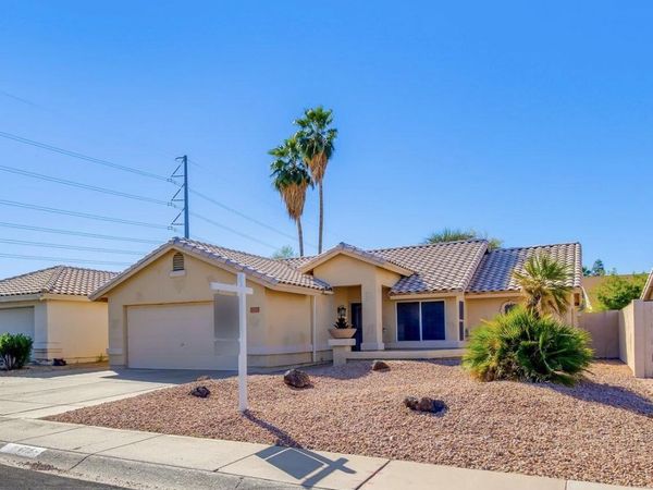 6715 W CHERRY HILLS Drive, Peoria, AZ 85345