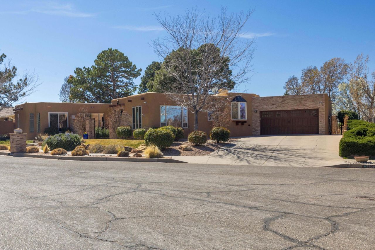 3305 Ocotillo Court Ne, Albuquerque, NM 87111 Main Photo