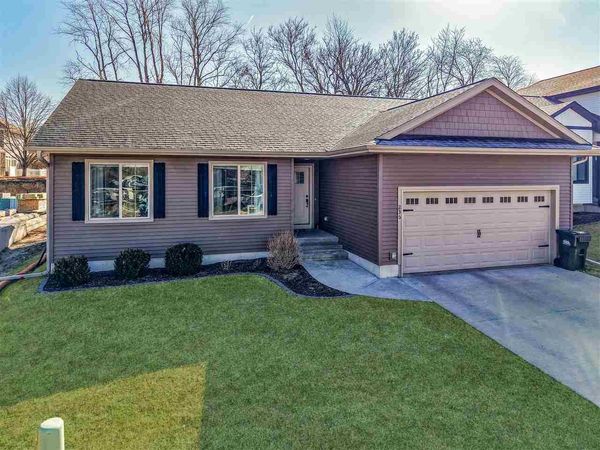 236 Kenneth Dr, Iowa City, IA 52245