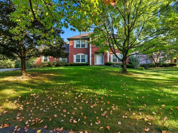 2 Clarke Court, Glendale, OH 45246