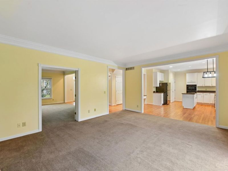 2 Clarke Court, Glendale, OH 45246 Photo 12