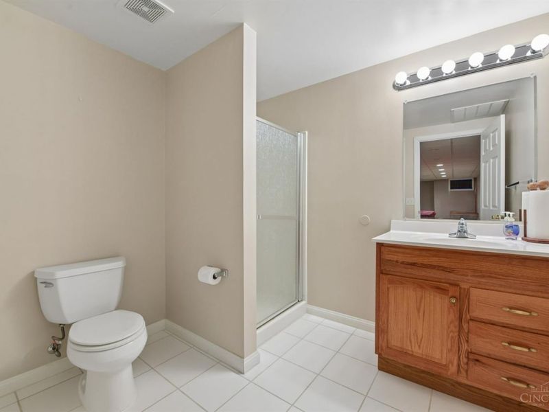 2 Clarke Court, Glendale, OH 45246 Photo 34