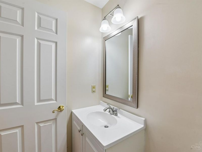 2 Clarke Court, Glendale, OH 45246 Photo 36