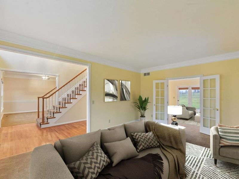 2 Clarke Court, Glendale, OH 45246 Photo 5