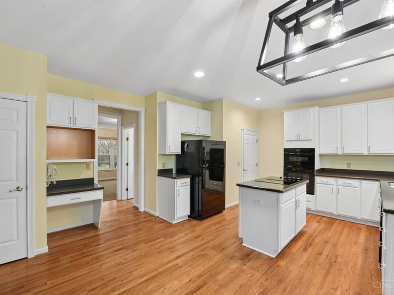 2 Clarke Court, Glendale, OH 45246 Photo 7