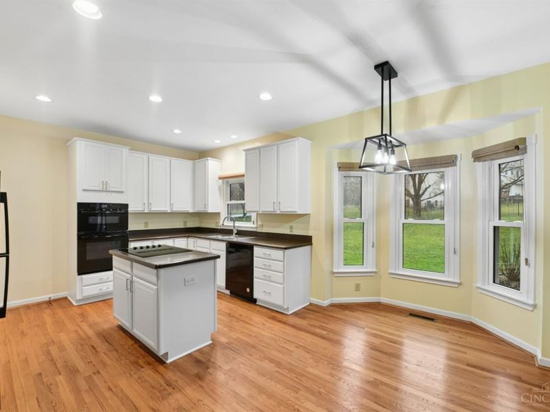 2 Clarke Court, Glendale, OH 45246 Photo 8