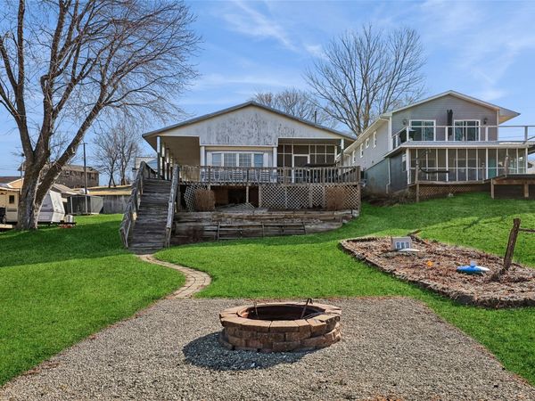 204 Eastside Lane, Montezuma, IA 50171