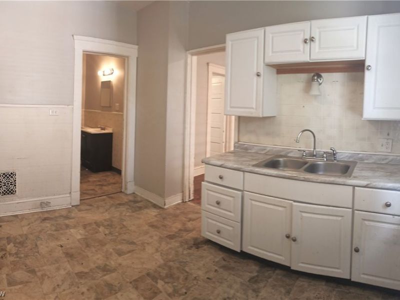 1812 Treadway Avenue, Cleveland, OH 44109 Photo 6
