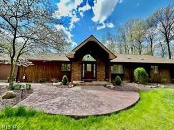 779 N Munroe Road , Tallmadge, OH 44278