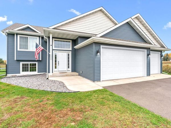 1325 Carriage Hill Drive, Hinckley, MN 55037