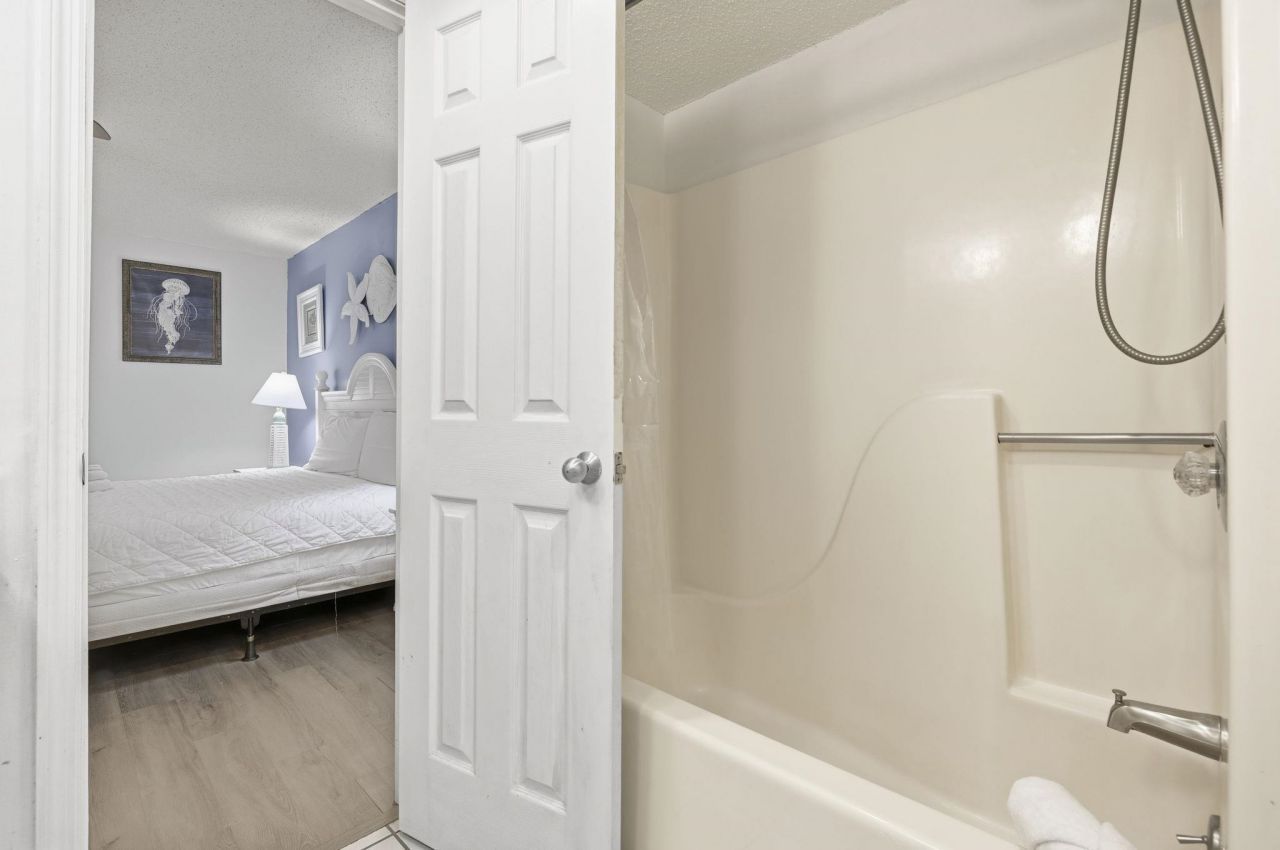 7500 N Ocean Blvd. Photo 11