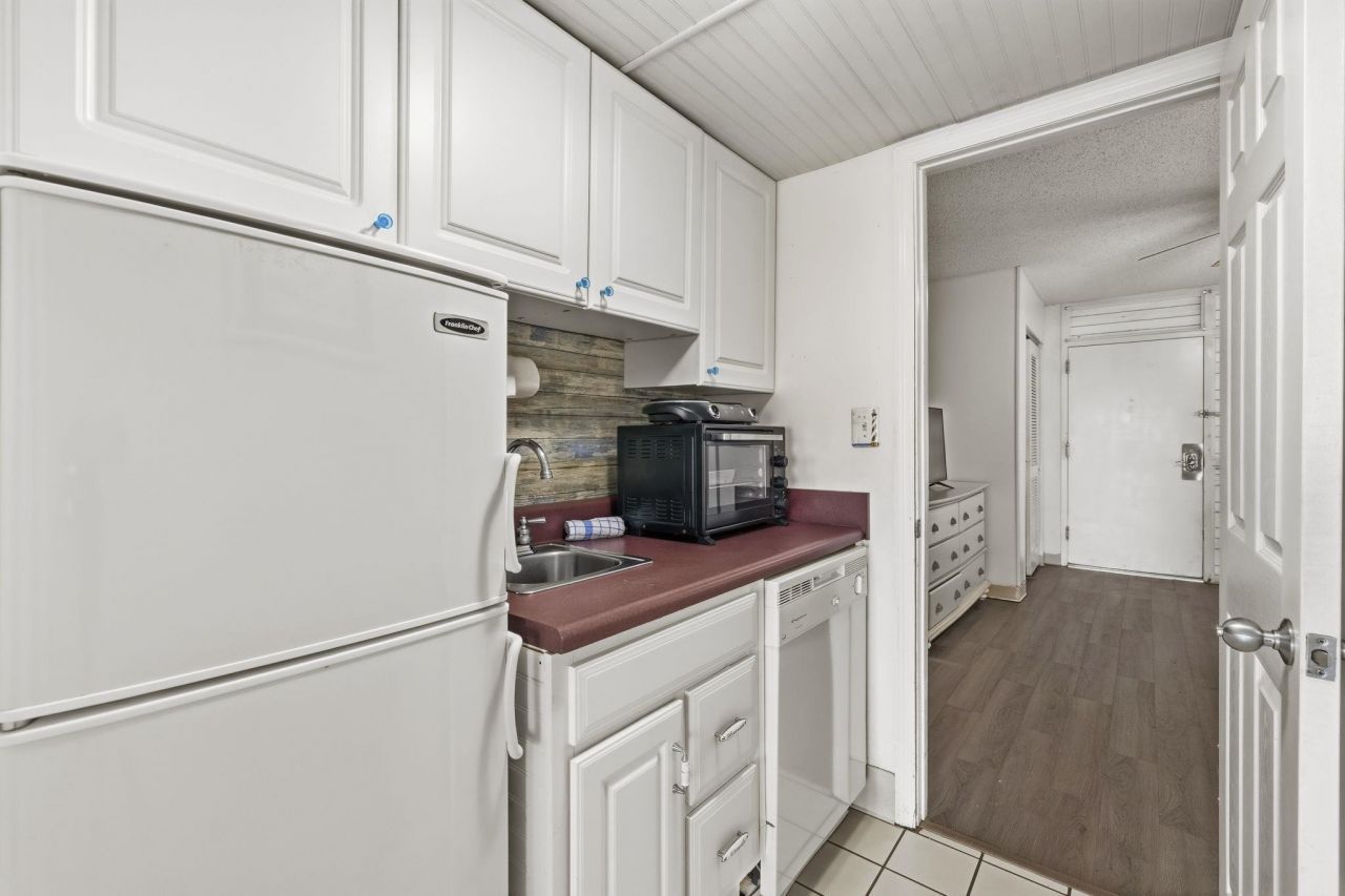 7500 N Ocean Blvd. Photo 6