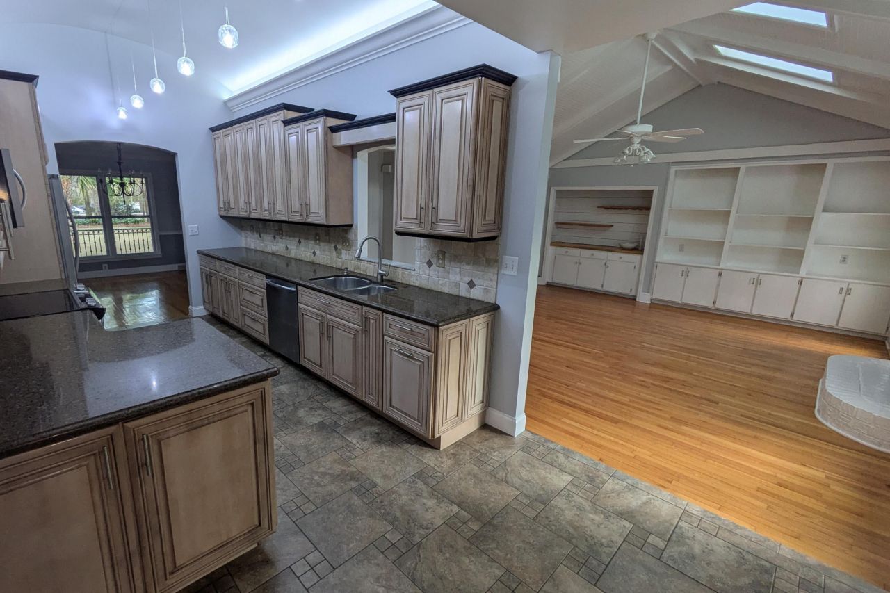 304 Woodland Drive Photo 5