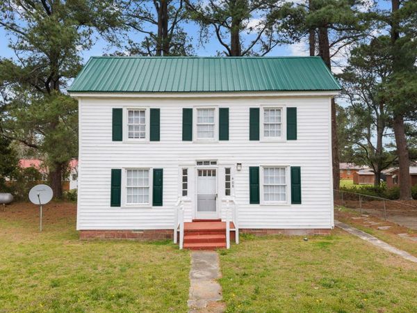 408 Boush Street , Roper, NC 27970