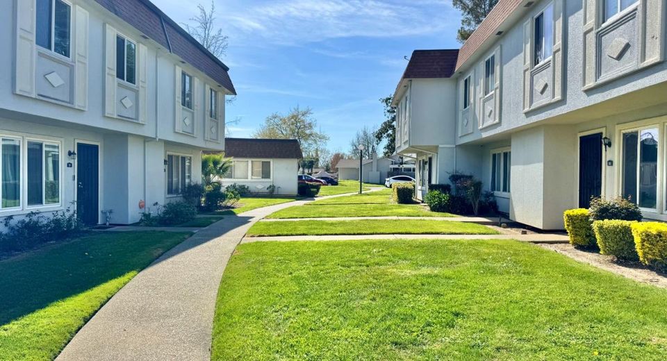 43 Omaha Ct, Sacramento, CA 95823 Photo