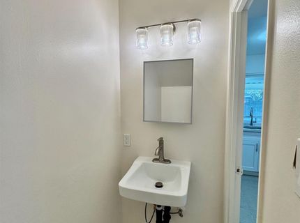 43 Omaha Ct, Sacramento, CA 95823 Photo