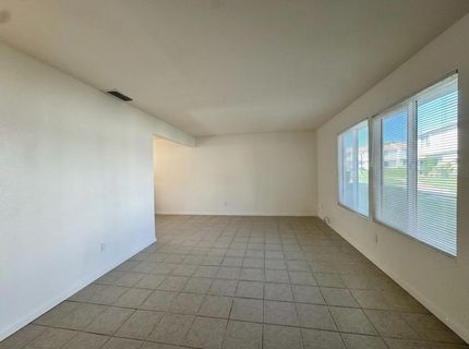 43 Omaha Ct, Sacramento, CA 95823 Photo