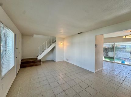 43 Omaha Ct, Sacramento, CA 95823 Photo
