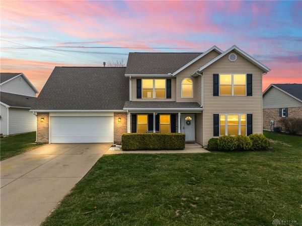 1371 Edinburgh Drive, Troy, OH 45373