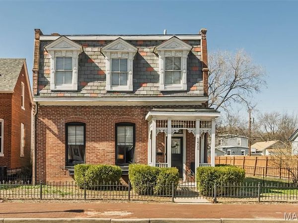 1411 N 2nd Street , St Charles, MO 63301