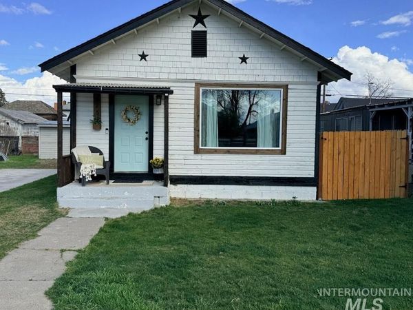 326 Montana Street, Gooding, ID 83330