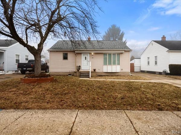 31004 Barton Street, Garden City, MI 48135