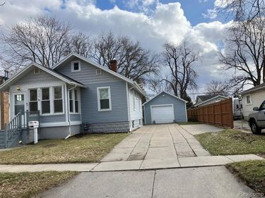 2520 Spruce Street , Port Huron, MI 48060