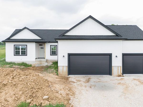 105 W 2nd Street, Friesland, WI 53935