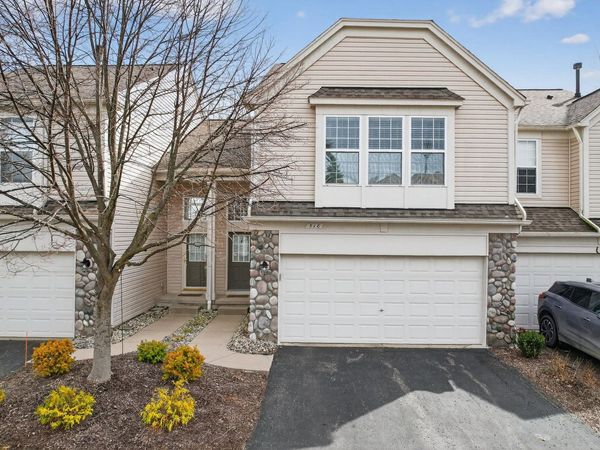 518 Dockside Circle, Holly, MI 48442