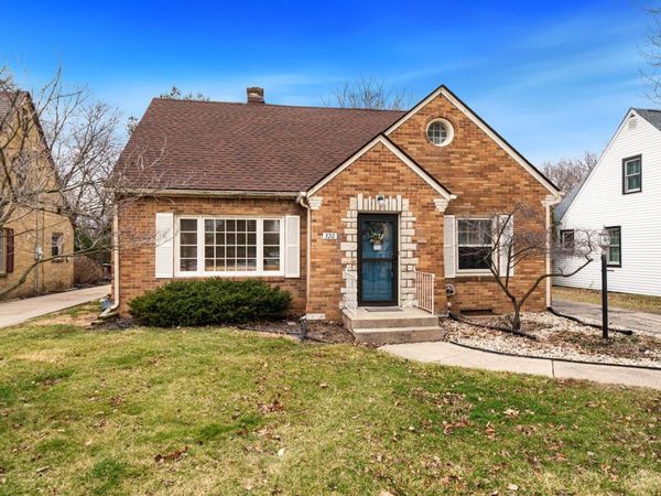 320 N Vale Avenue, ROCKFORD, IL 61107