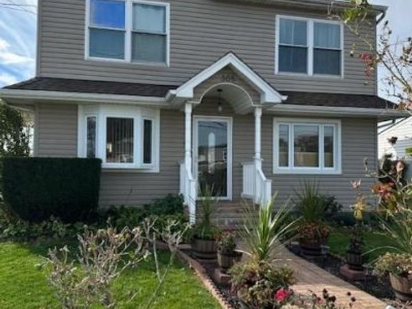 305 S Strong Avenue , Copiague, NY 11726