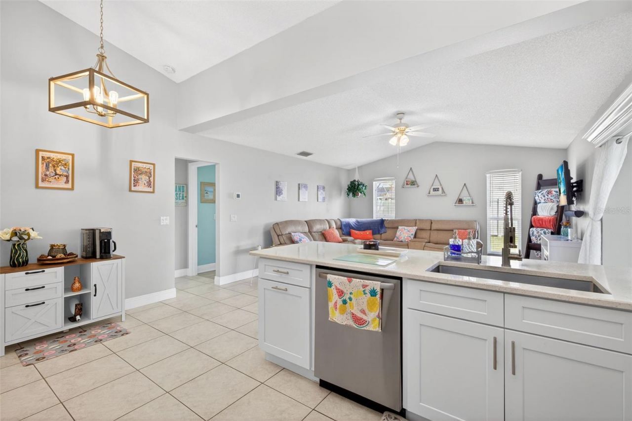 3907 57th Place E, Bradenton, FL 34203 Photo