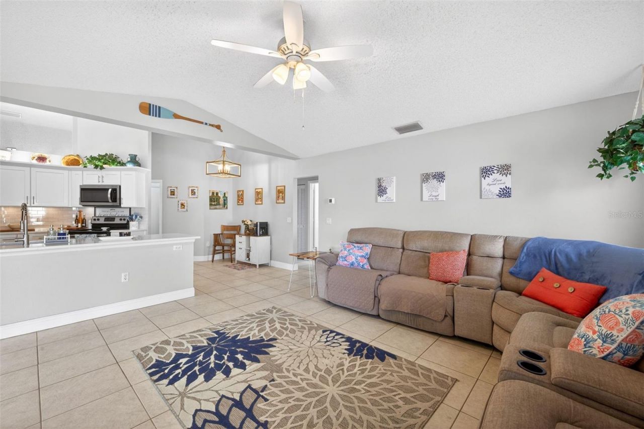 3907 57th Place E, Bradenton, FL 34203 Photo