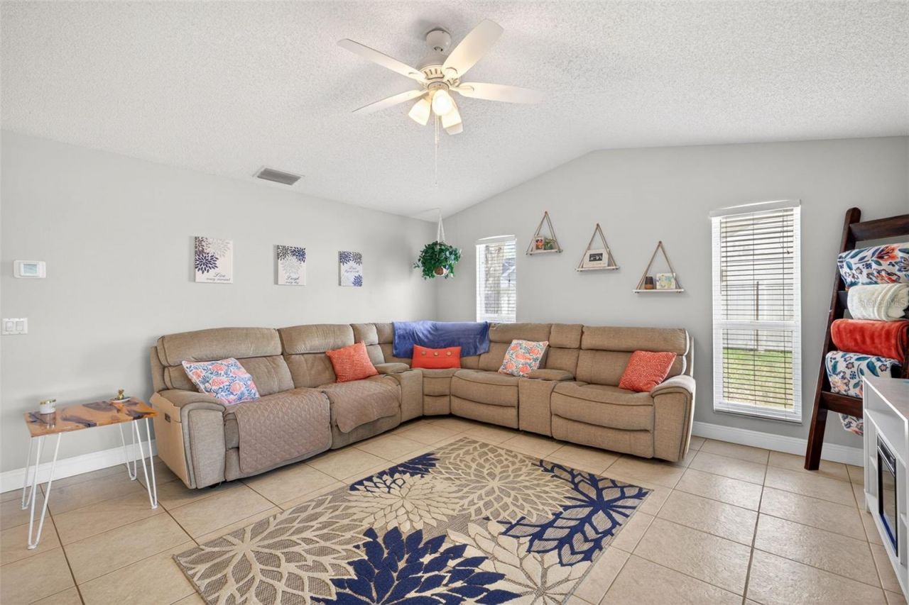 3907 57th Place E, Bradenton, FL 34203 Photo