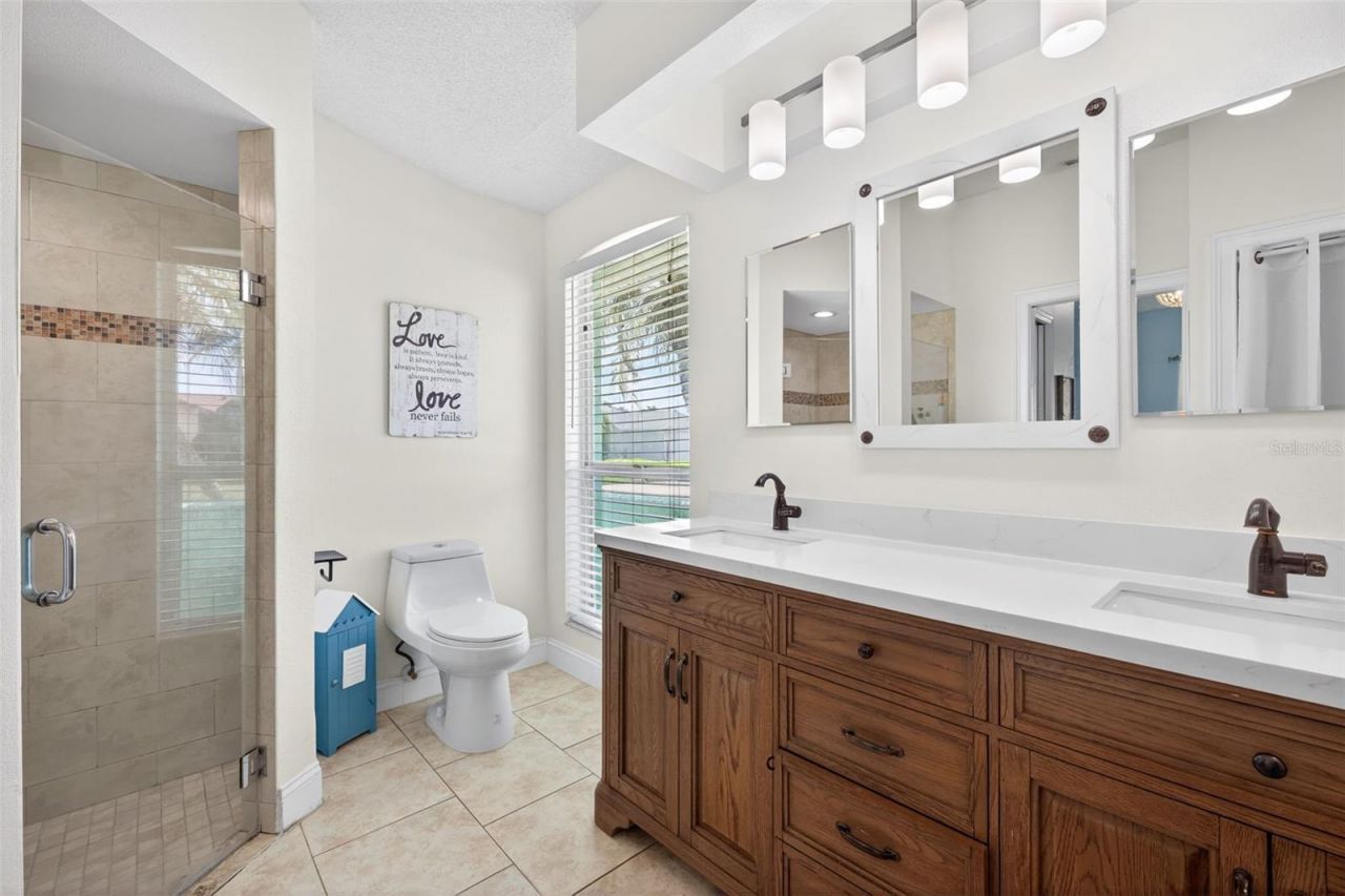 3907 57th Place E, Bradenton, FL 34203 Photo